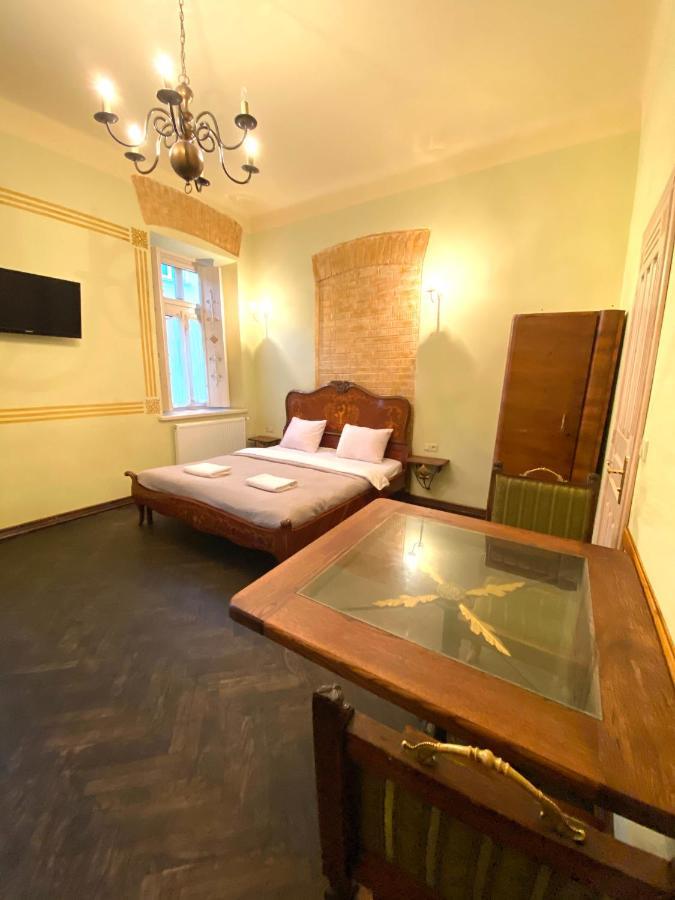 Квартира В Центрі На Вулиці Валова 21 Lviv Bagian luar foto