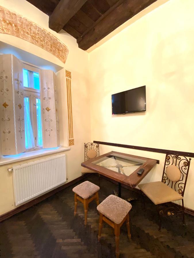 Квартира В Центрі На Вулиці Валова 21 Lviv Bagian luar foto