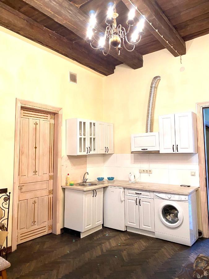 Квартира В Центрі На Вулиці Валова 21 Lviv Bagian luar foto